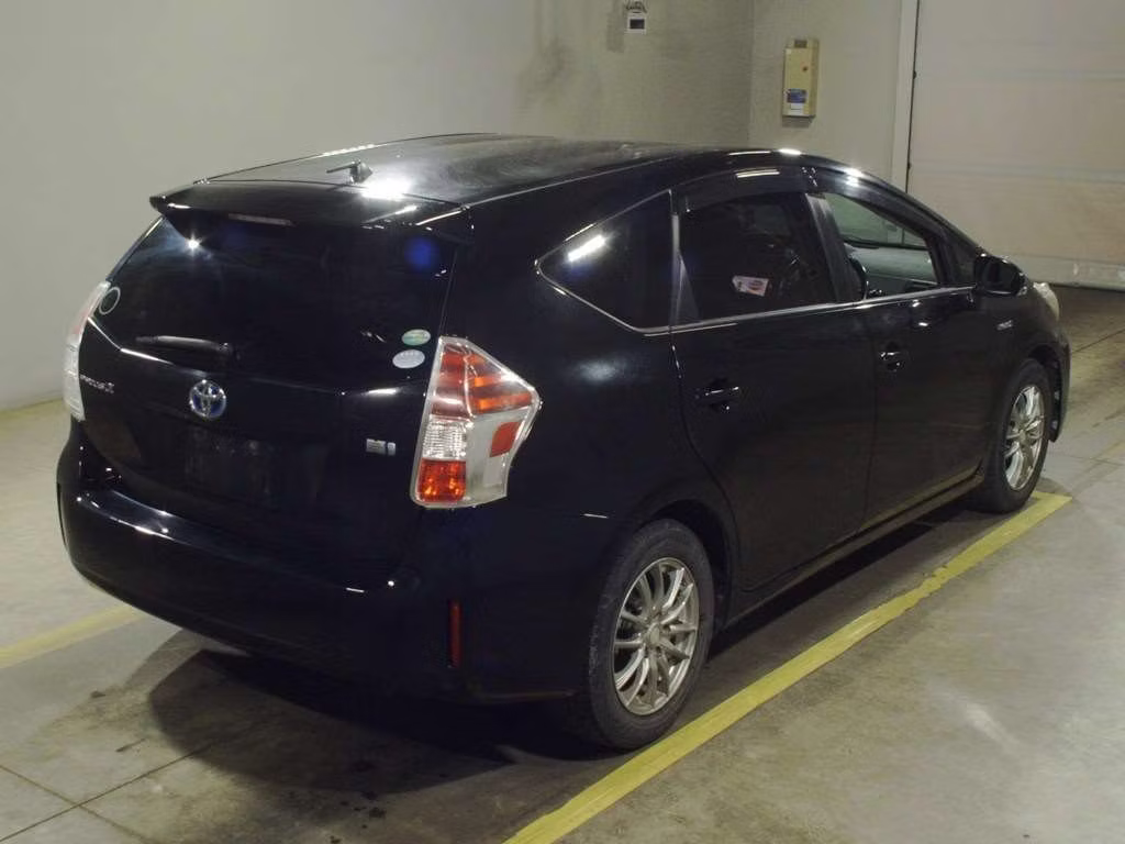 TOYOTA PRIUS ALPHA