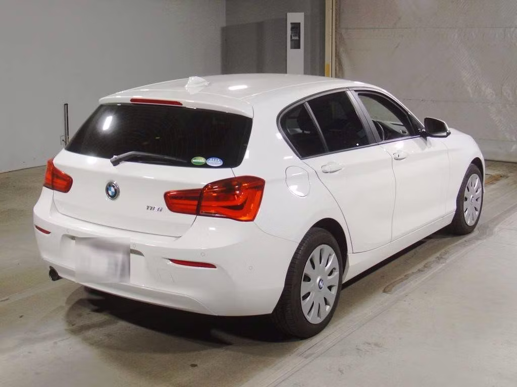BMW 1-SERIES