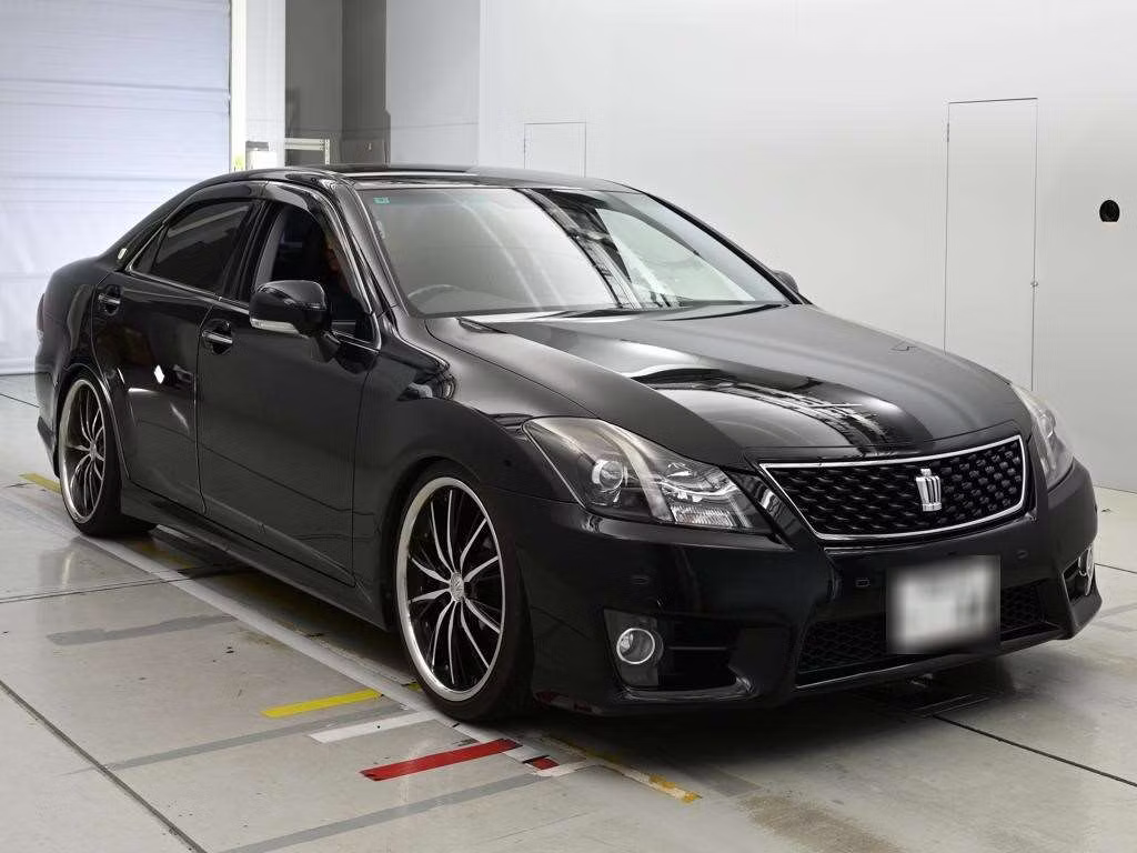 TOYOTA CROWN