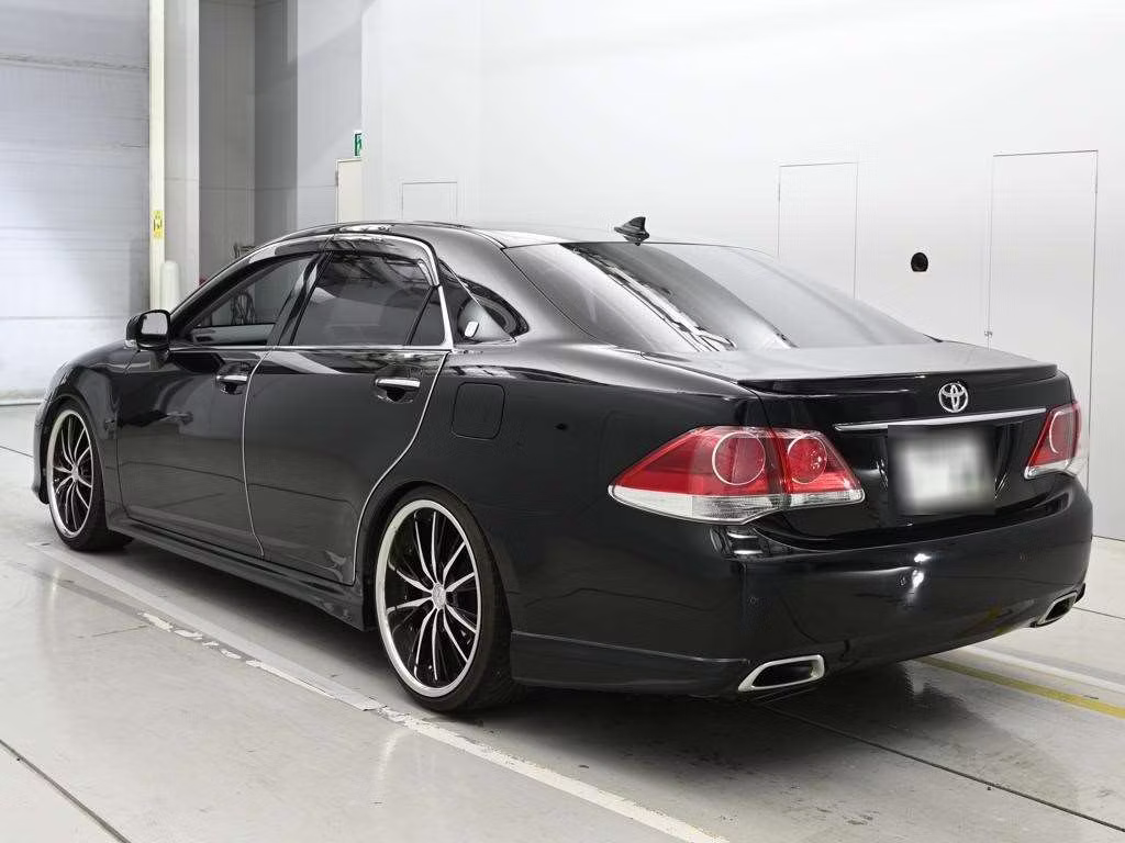 TOYOTA CROWN
