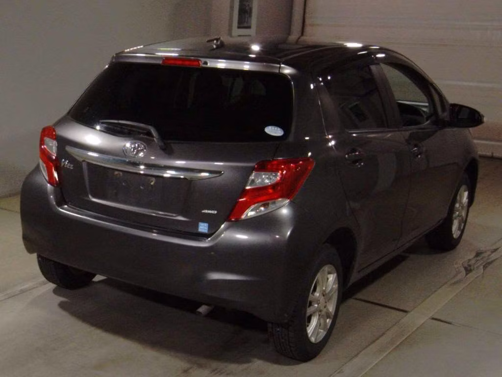 TOYOTA VITZ