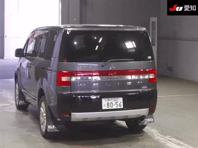 MITSUBISHI DELICA D:5