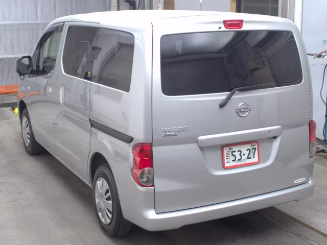 NISSAN NV200