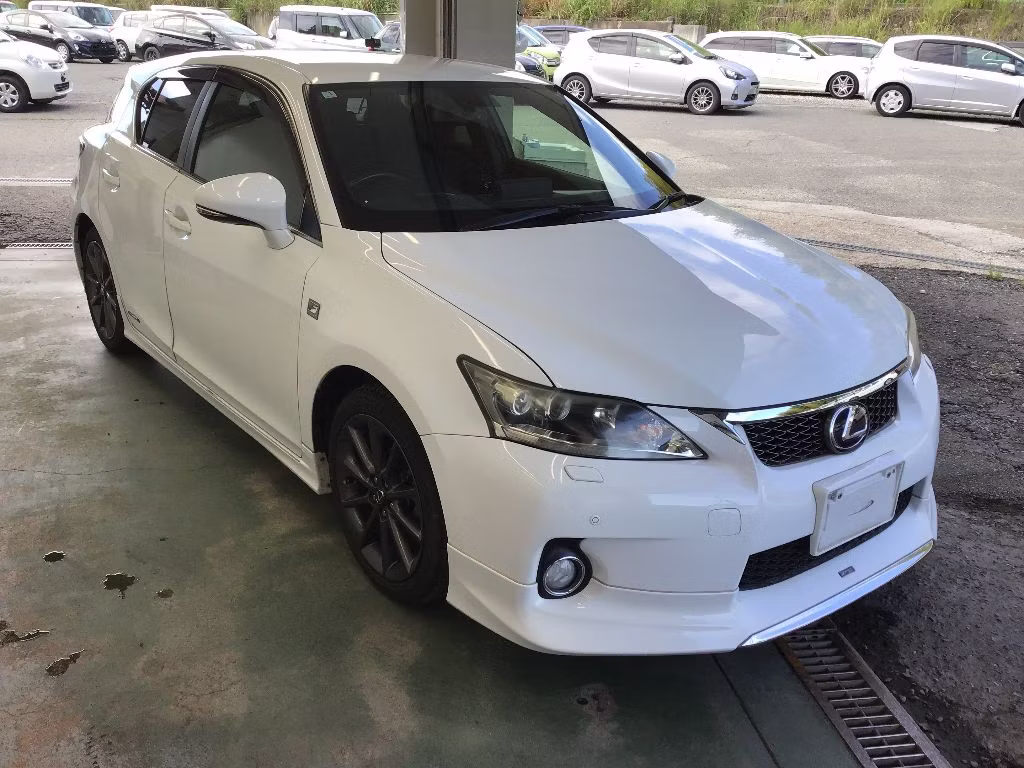 LEXUS CT200H