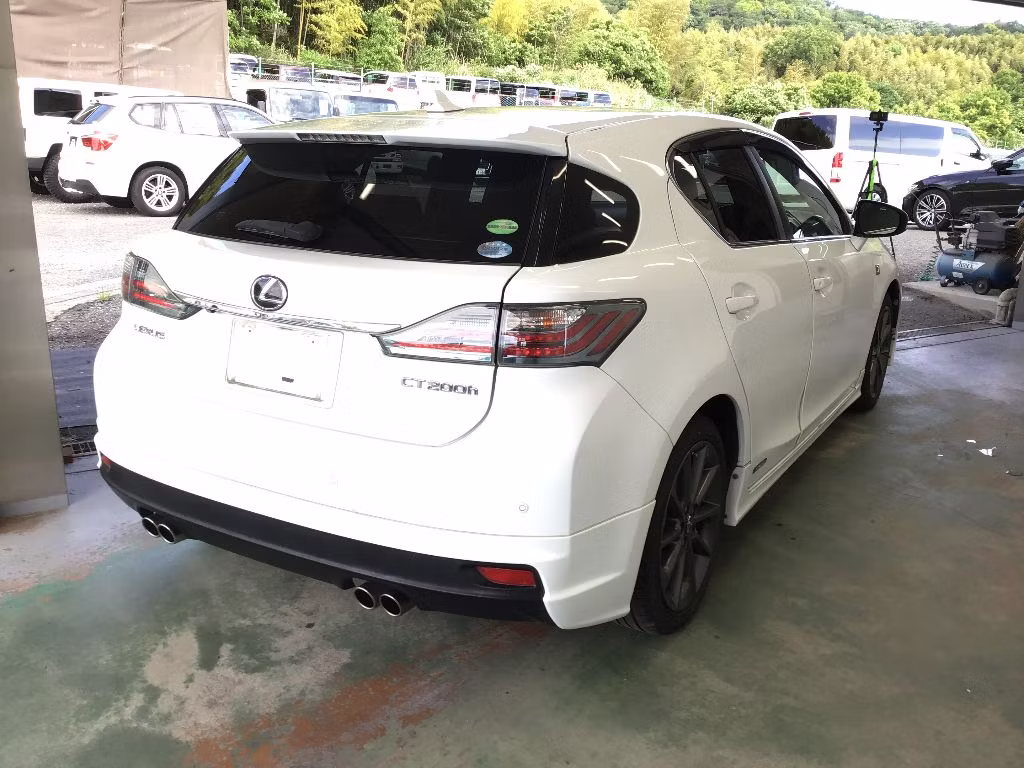 LEXUS CT200H