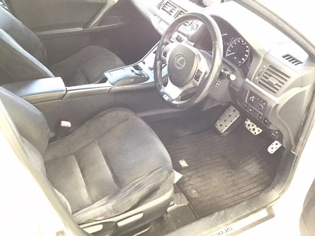 LEXUS CT200H
