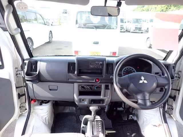 MITSUBISHI MINICAB