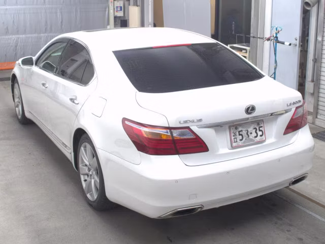 LEXUS LS600H