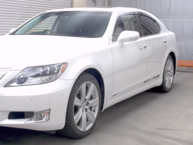 LEXUS LS600H