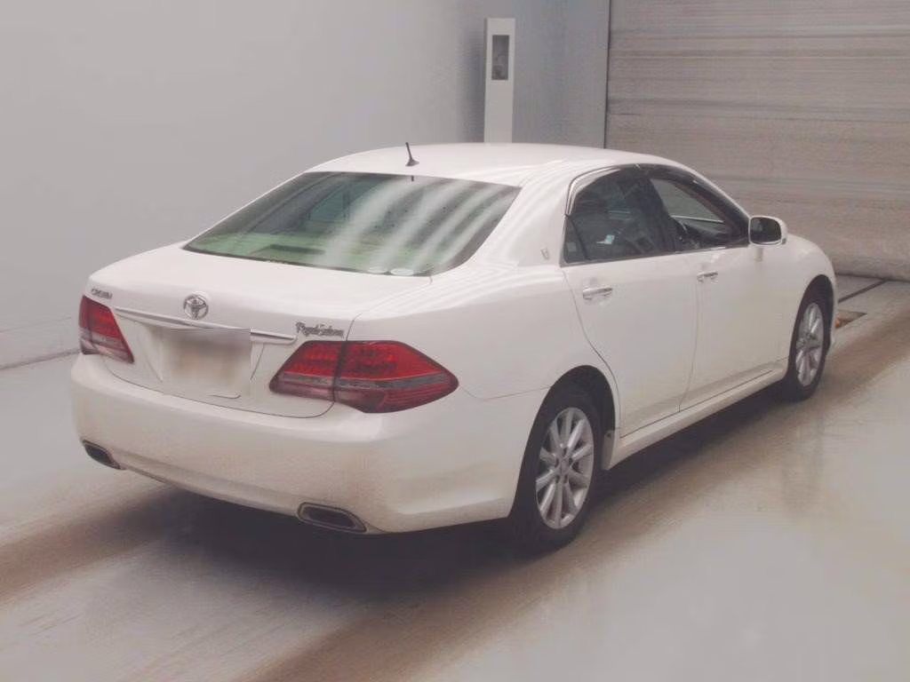 TOYOTA CROWN