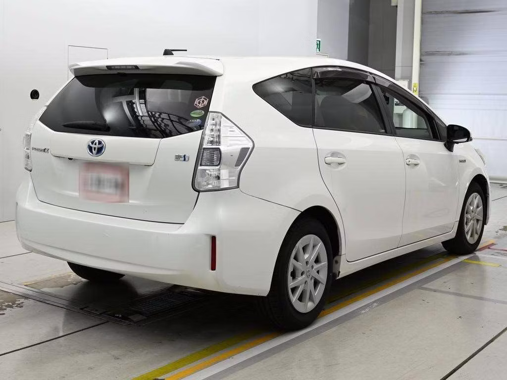 TOYOTA PRIUS ALPHA