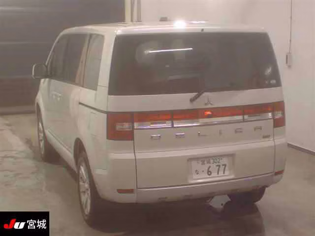 MITSUBISHI DELICA D:5