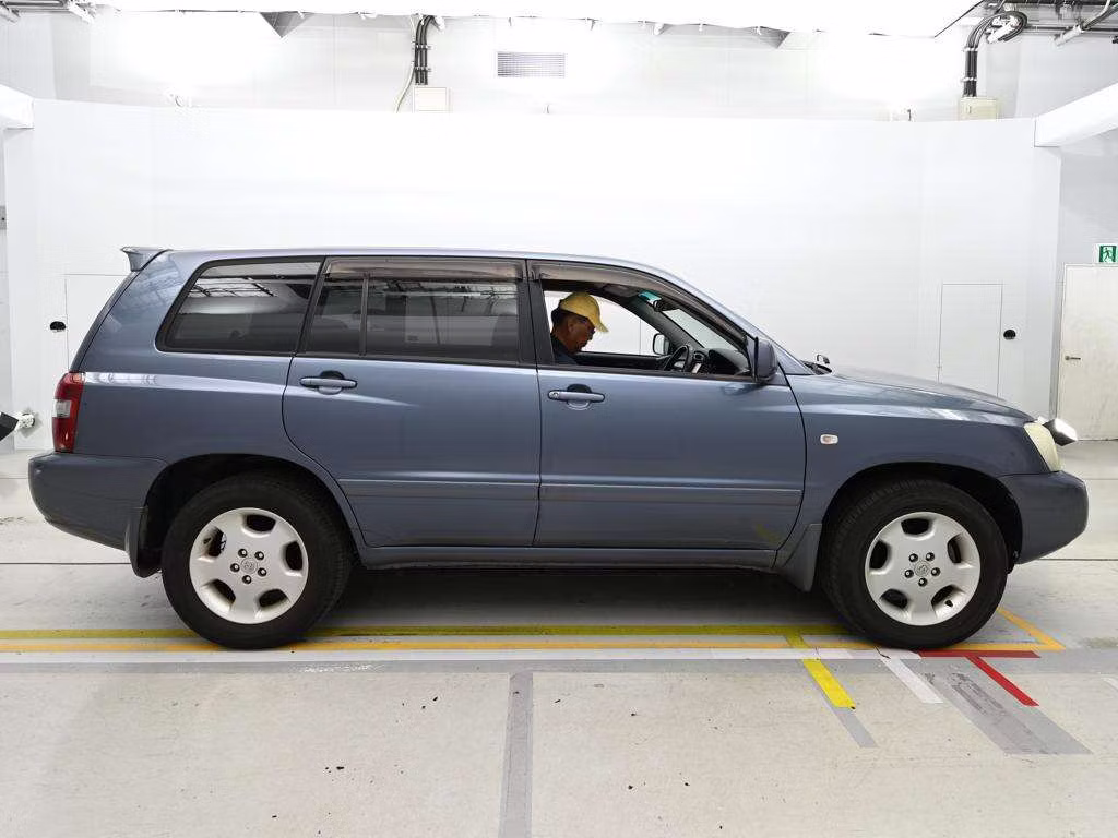 TOYOTA KLUGER V