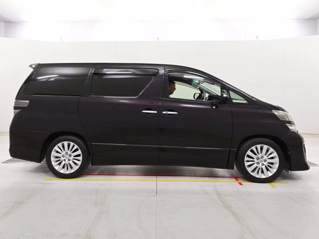 TOYOTA VELLFIRE