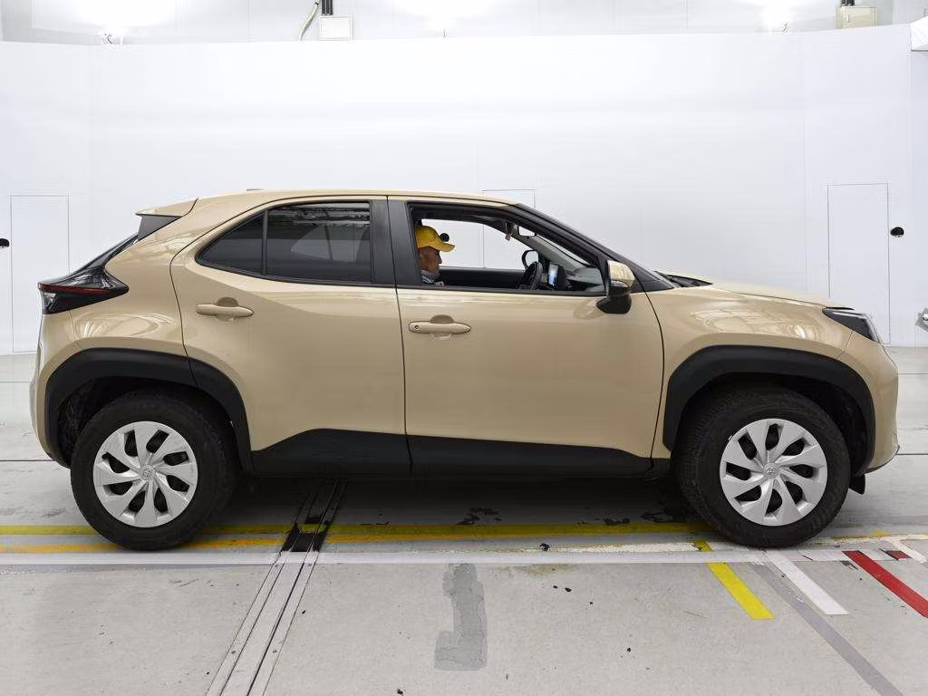 TOYOTA YARIS CROSS