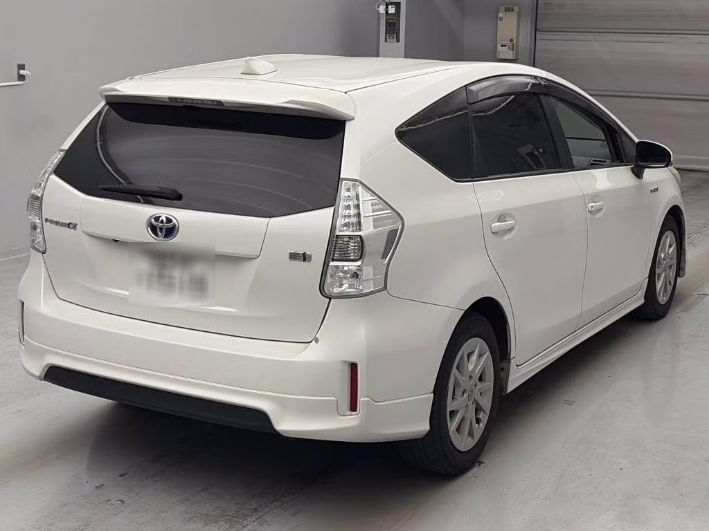 TOYOTA PRIUS ALPHA