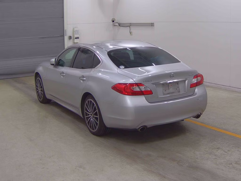 NISSAN FUGA