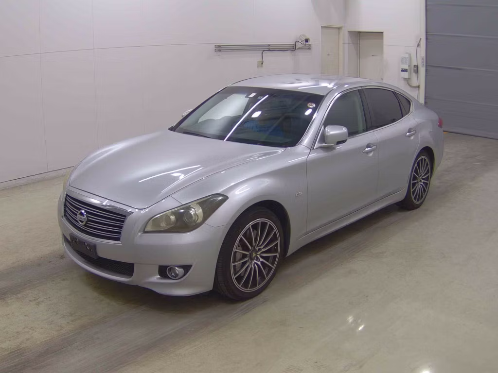 NISSAN FUGA