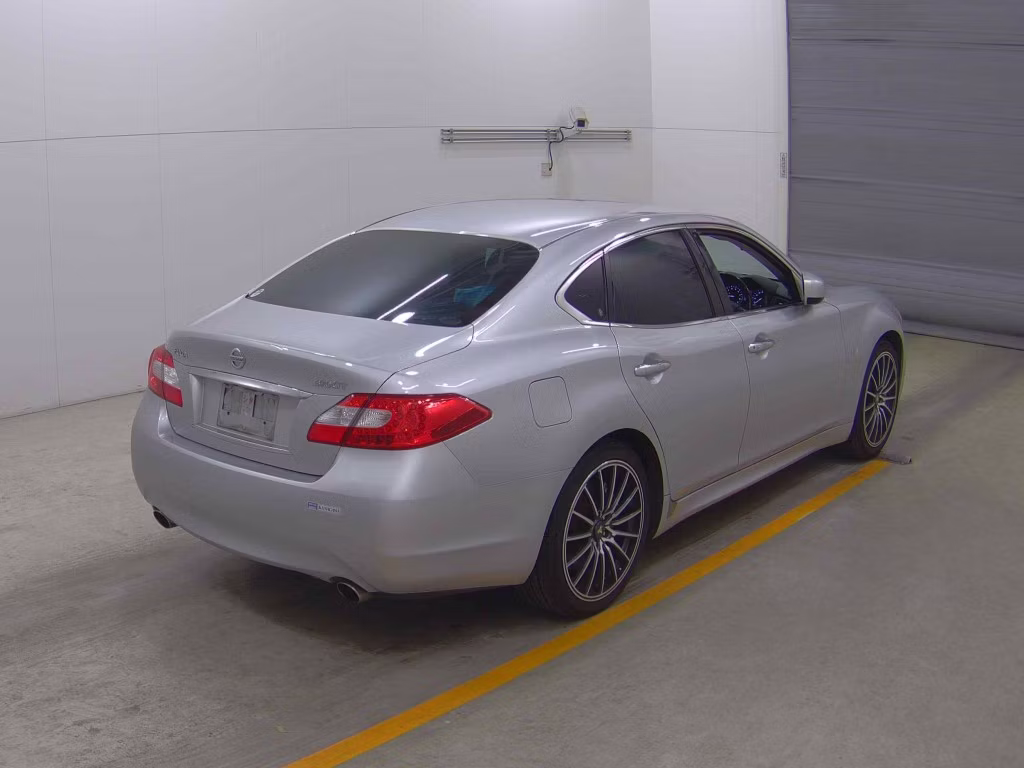 NISSAN FUGA