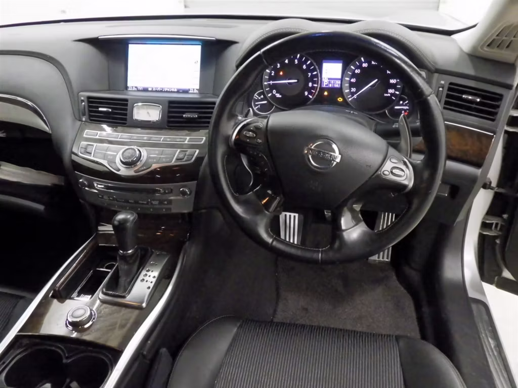 NISSAN FUGA