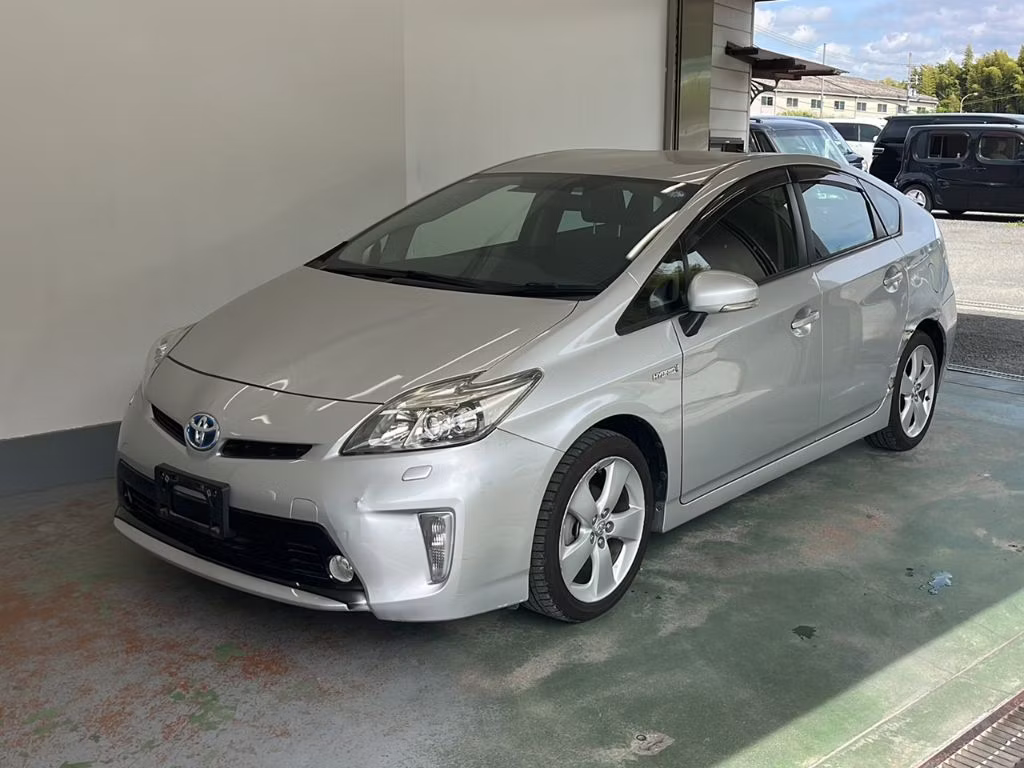 TOYOTA PRIUS