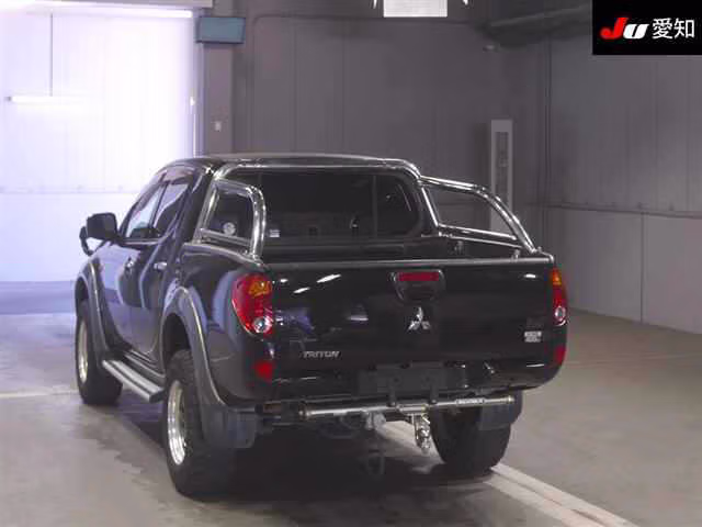 MITSUBISHI TRITON