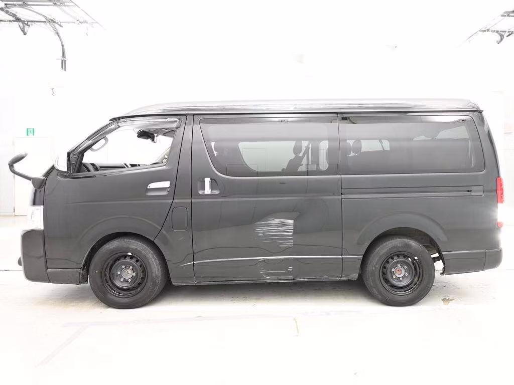 TOYOTA HIACE