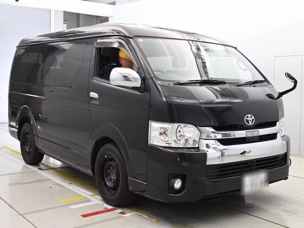 TOYOTA HIACE