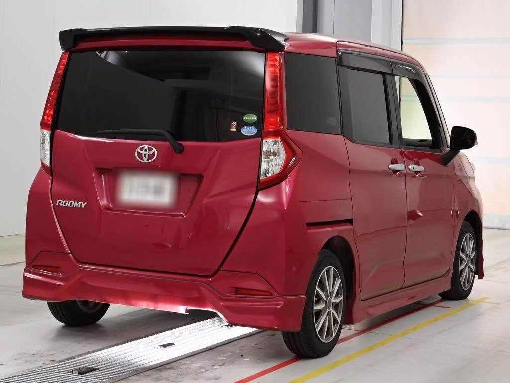 TOYOTA ROOMY