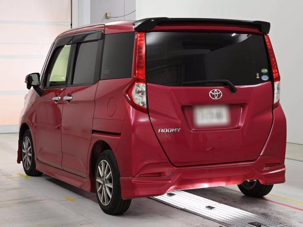 TOYOTA ROOMY