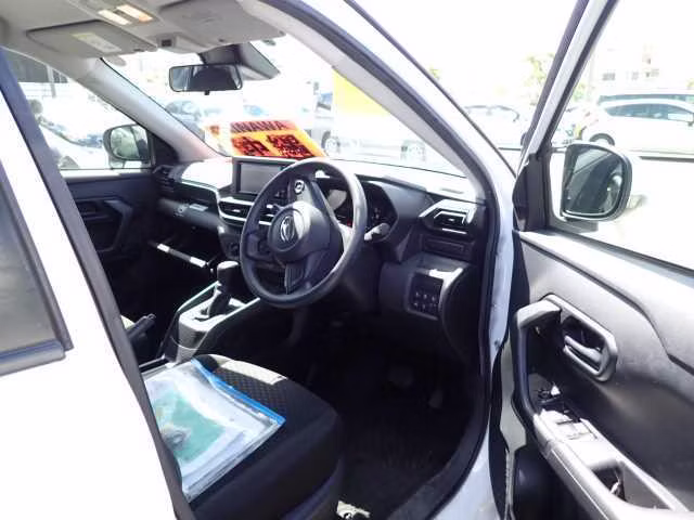DAIHATSU ROCKY