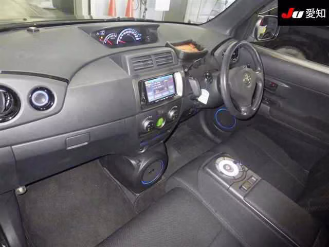 TOYOTA BB