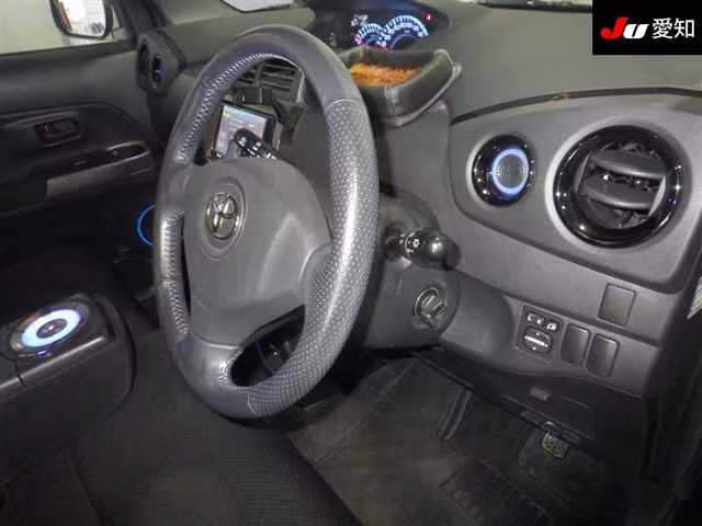 TOYOTA BB