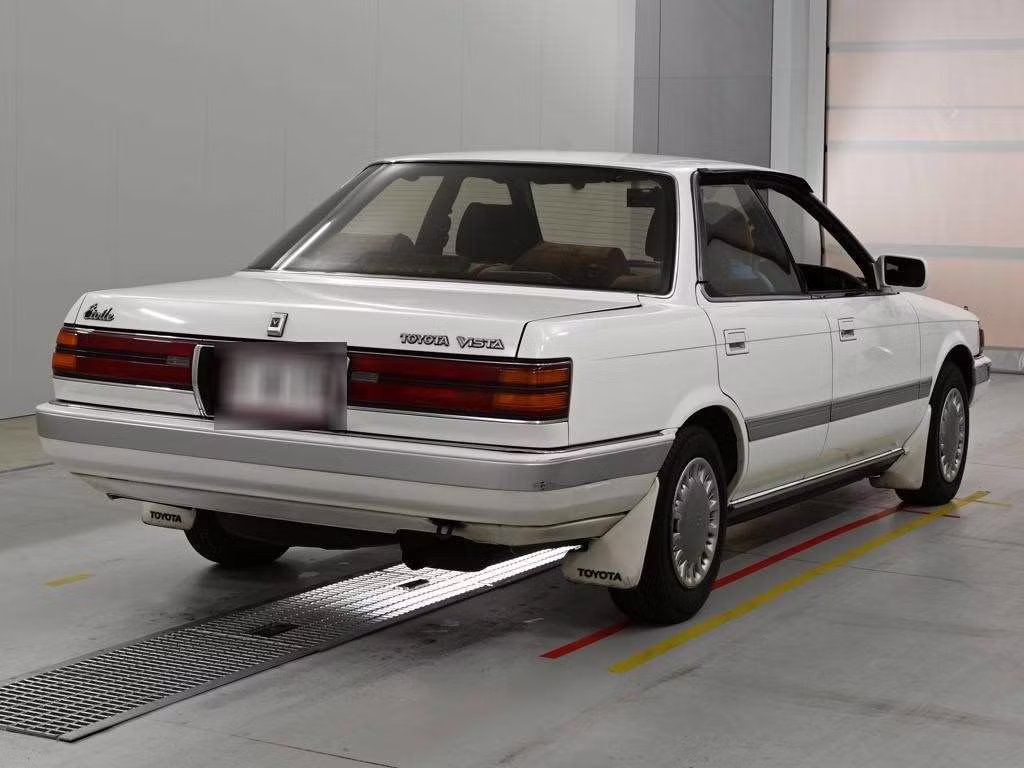 TOYOTA VISTA