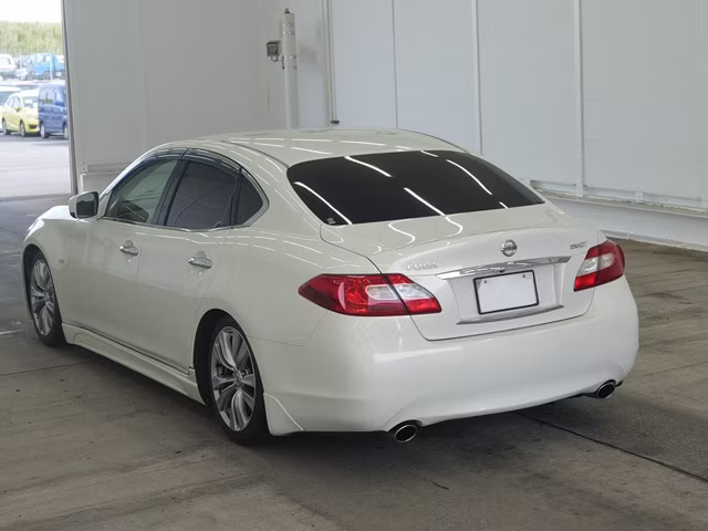 NISSAN FUGA
