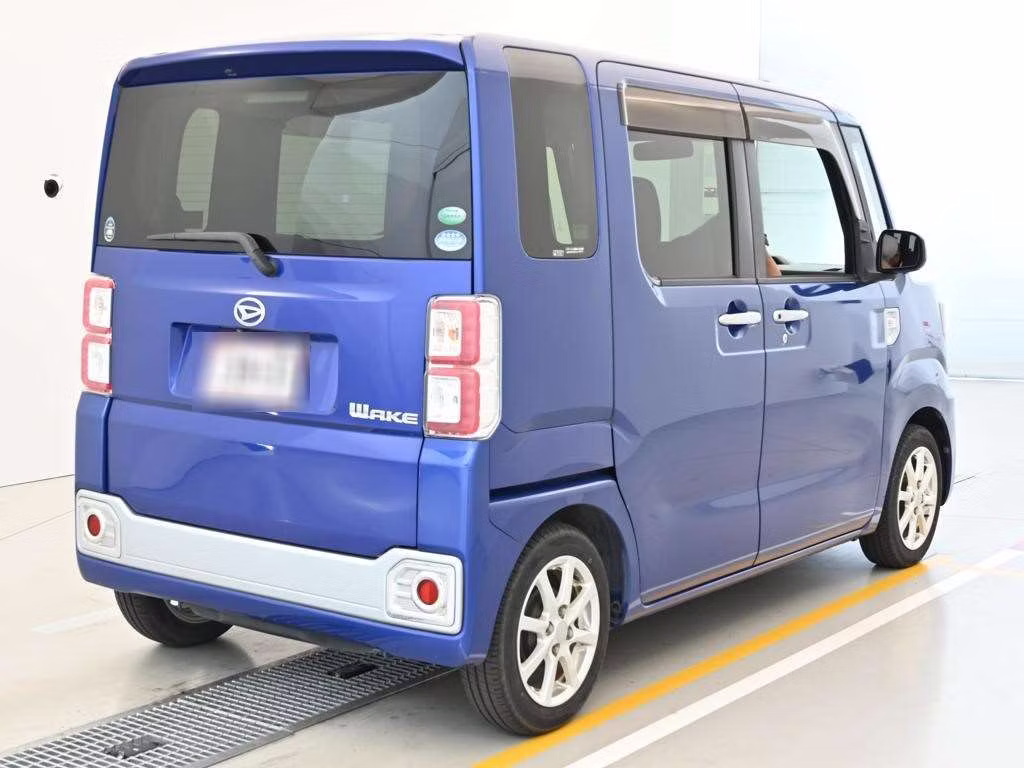 DAIHATSU WAKE