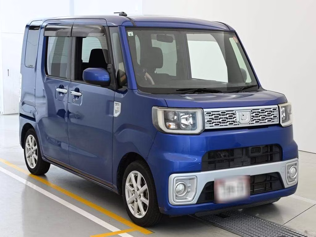 DAIHATSU WAKE