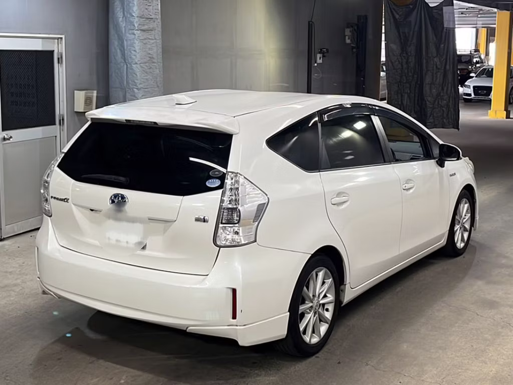 TOYOTA PRIUS ALPHA