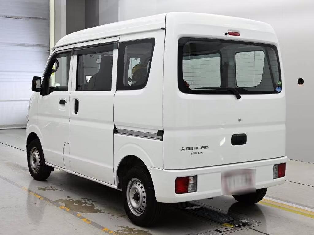 MITSUBISHI MINICAB