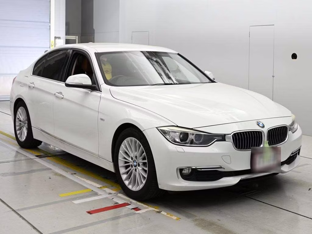 BMW 3-SERIES