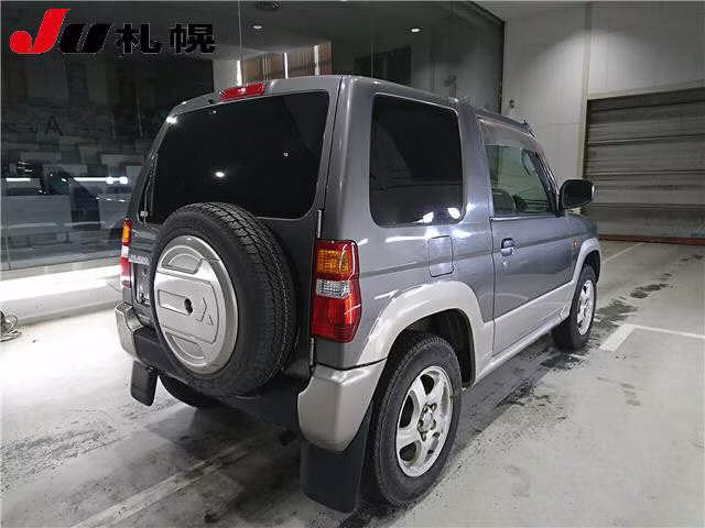 MITSUBISHI PAJERO MINI