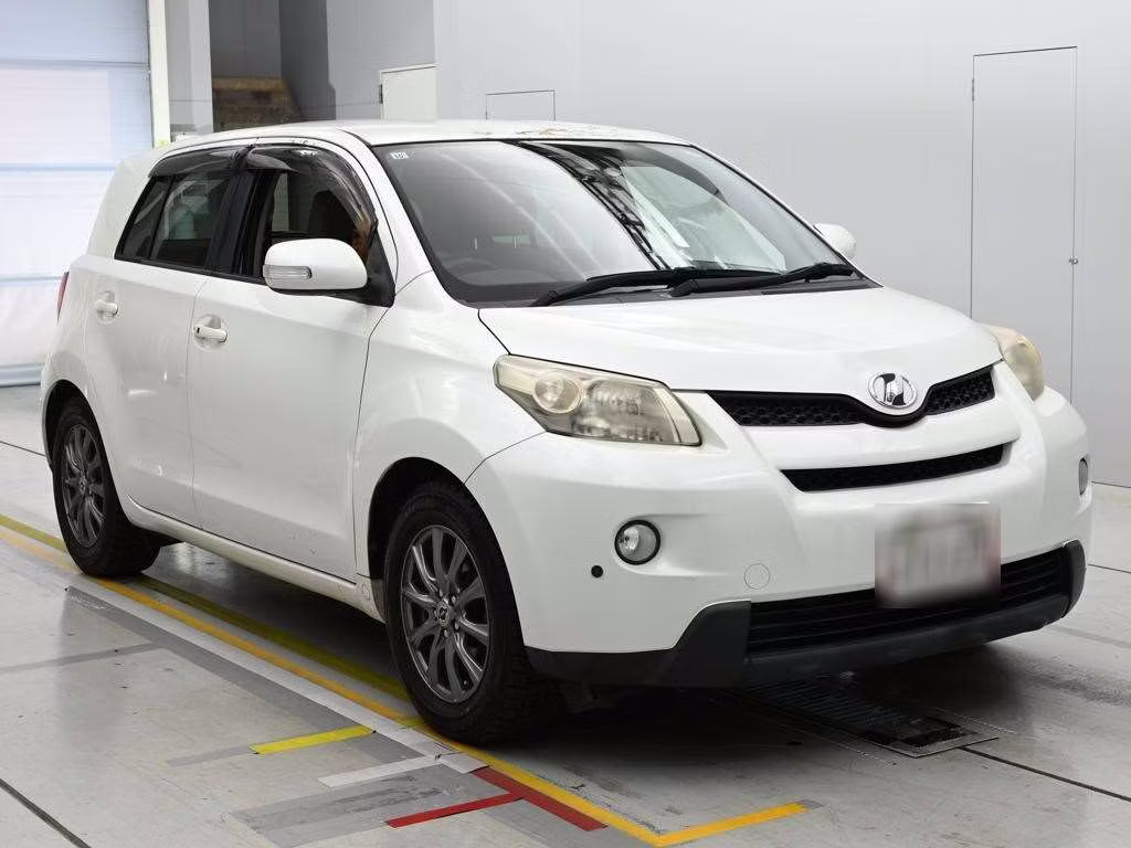TOYOTA IST