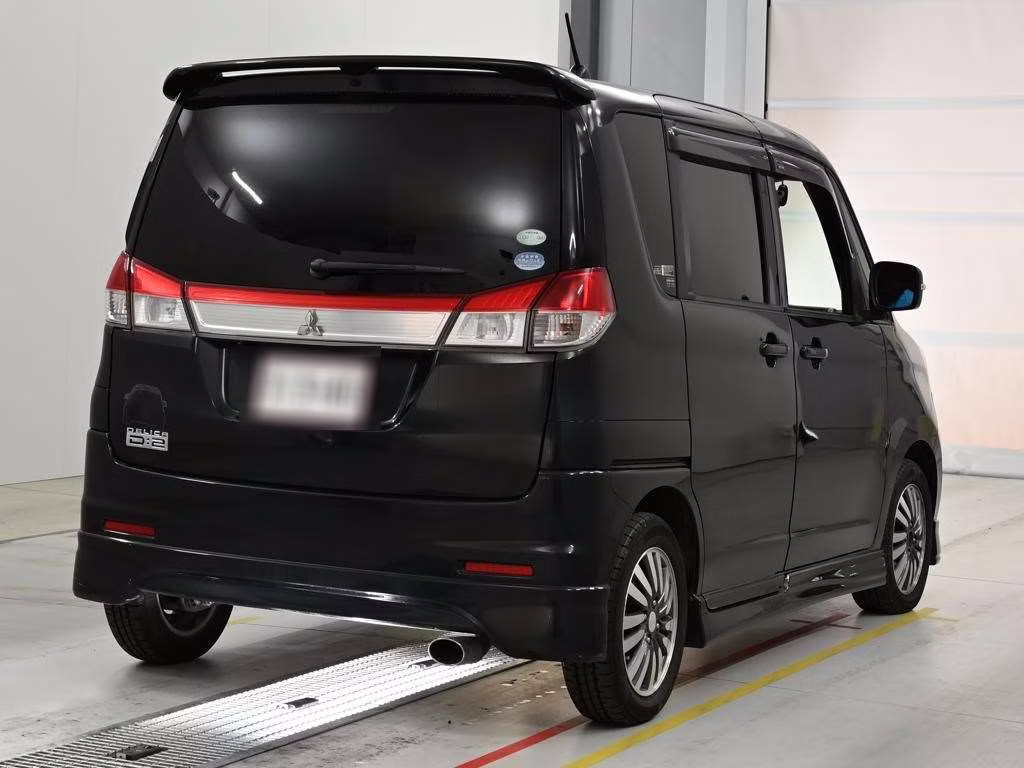 MITSUBISHI DELICA D:2