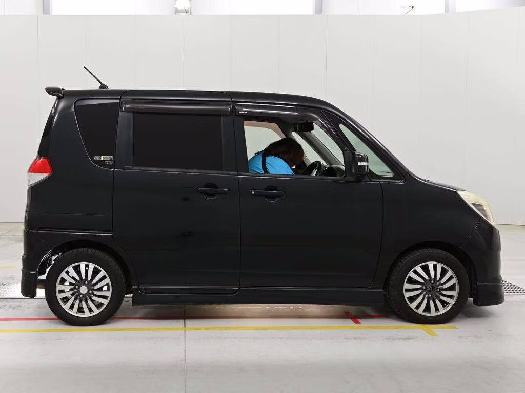 MITSUBISHI DELICA D:2
