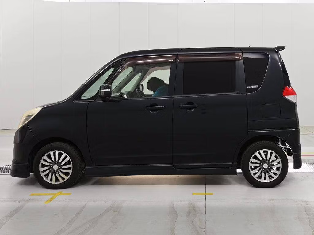 MITSUBISHI DELICA D:2