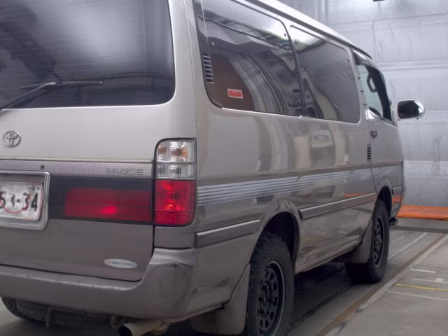 TOYOTA HIACE