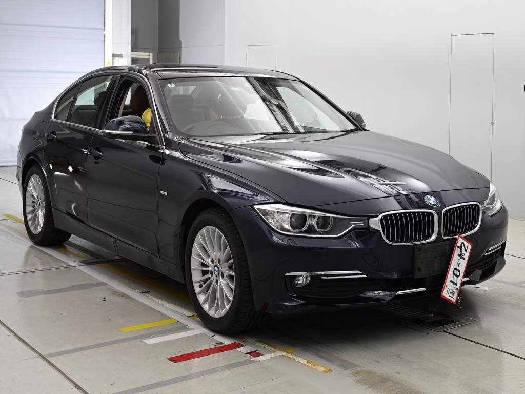 BMW 3-SERIES