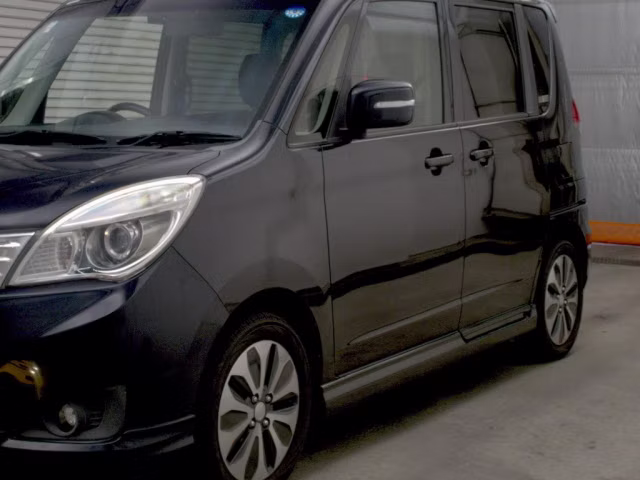 MITSUBISHI DELICA D:2