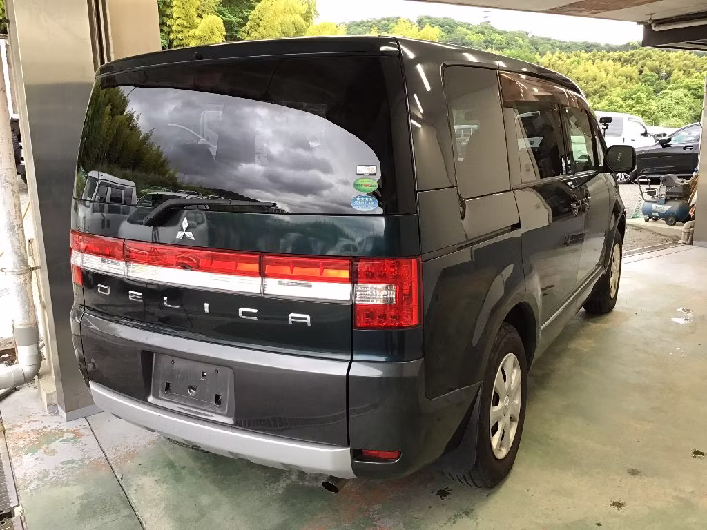 MITSUBISHI DELICA D:5