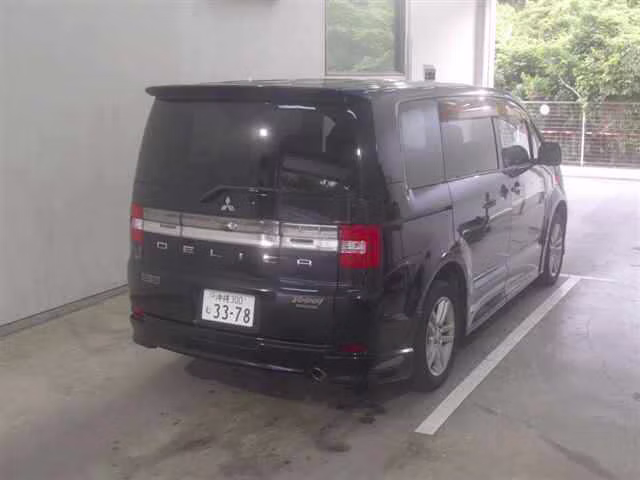 MITSUBISHI DELICA D:5